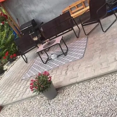 شقة Kiscsillag Apartman *